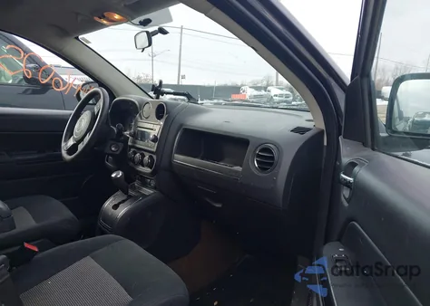 2014 Jeep Compass Sport z USA, uszkodzony, nr VIN 1C4NJDBB7ED828751